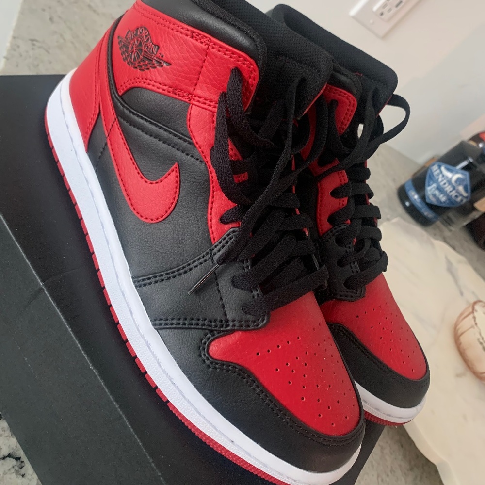 Air Jordan 1 Mid